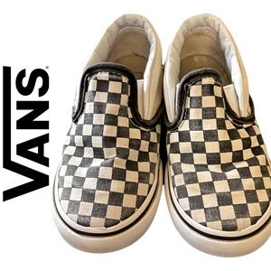 Kids Vans checkered slip on’s